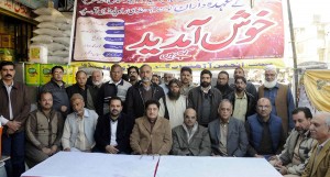 Rawalpindi Chamber of Small Traders and Small Industries office bearers in a group photo with Central President Shahid Ghafoor Paracha on the occasion of their visit to Wheat Market in  Rawalpindi on Tuesday.  