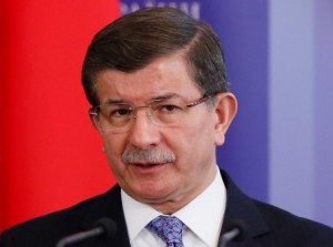 Turkish Prime Minister Ahmet Davutoglu looks on as he attends a news conference after a meeting with his Ukrainian counterpart Arseny Yatseniuk in Kiev, Ukraine February 15, 2016. REUTERS/Gleb Garanich