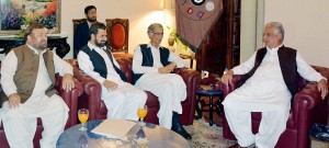  Governor KPK Eng. Iqbal Zafar Jhagra talking to Parliamentary leaders of KP Assembly who called on him at Governor House in Peshawar on Tuesday. CM KPK is also present.