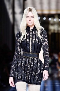  Kendall Jenner walks the runway during the Balmain show as part of  the Paris Fashion Week Womenswear Fall/Winter 2016/2017  in Paris.