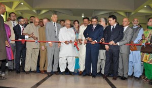  Sindh Minister for Industries and Commerce, Muhammad Ali Malkani, Dy Speaker Sindh Assembly Shehla Raza, Sindh Minister for Environment and Coastal Development Authority, Dr. Sikandar Ali Mandhro, Vice Chairman Businessmen Group Tahir Khaliq, Zubair Motiwala and Anjum Nisar and President KCCI Younus Muhammad Bashir cutting ribbon to inaugurate 13th My Karachi - Oasis of Harmony Exhibition 2016 at Karachi Expo Centre on Friday.