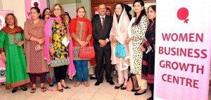 Asman al Qarara Representative of UNIDO Pakistan, Vice President of PML-N Women Wing Punjab Amna Malik and others pose for a group photo after the inauguration ceremony of “Women Business Growth Centre” at ICCI in Islamabad on Wednesday. - NNI