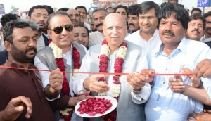 PTI leader Ch Muhammad Sarwar and Abdul Aleem Khan inaugurating Sports Festival in Lahore on Sunday.