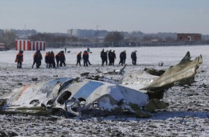 Emergencies Ministry members work at the crash site of a Boeing 737-800 Flight FZ981 operated by Dubai-based budget carrier Flydubai, at the airport of Rostov-On-Don, Russia, March 20, 2016. REUTERS/Maxim Shemetov