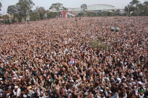  Large number of people attending  the funeral prayers of Mumtaz Qadri at Liaquat Bagh in Rawalpindi on Monday.-DNA