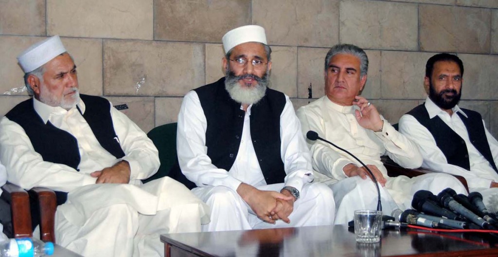 Amir JI Senator Sirajul Haq talking to media after holding a meeting with PTI leader Shah Mehmood Qureshi in Islamabad on Tuesday.