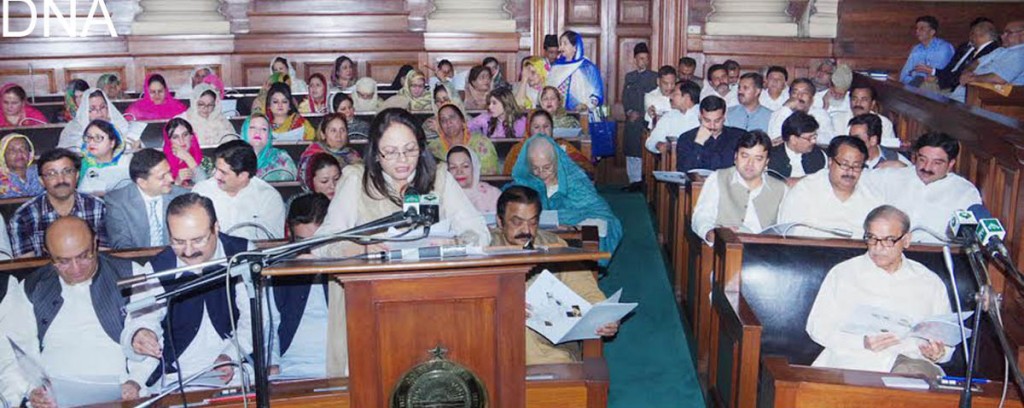 Punjab Finance Minister Dr. Ayesha Ghaus Pasha presenting the Punjab Budget in  Punjab Assembly, Lahore on Monday. - DNA