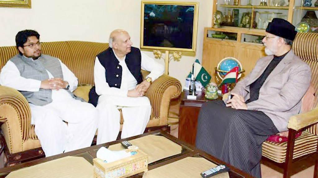 Former Governor Punjab Ch Muhammad Sarwar meeting PAT leader Dr. Tahirul Qadri  in Lahore on Thursday. - NNI