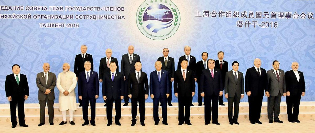 President Mamnoon Hussain in a group photo with the leaders of  SCO on the occasion  of 16th session of the organization in Tashkant.
