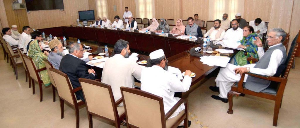 CM KPK Pervez Khattak presiding over a meeting of the Select Committee on Khyber Pakhtunkhwa University amendment bill 2016 in Provincial Assembly Secretariat in Peshawar on Tuesday.