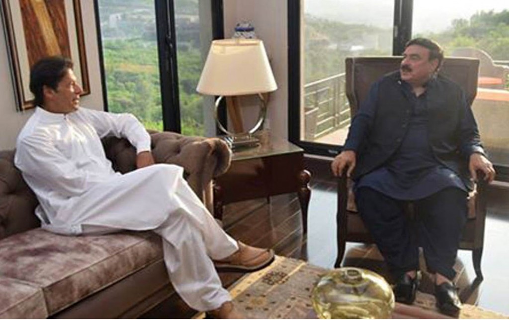 AML Chief Sheikh Rasheed called on Chairman PTI Imran Khan at Chairman’s Sectt Bani Gala on Monday to discuss Raiwind march.