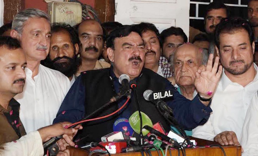 AML Chief Sheikh Rasheed talking to media in Rawalpindi after a meeting with PTI General Secretary Jahangir Tareen regarding Raiwind march.