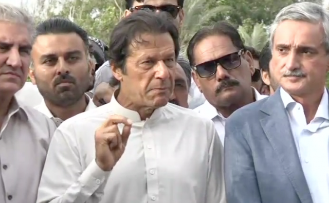 Senior PPP leader meets Imran Khan, joins PTI