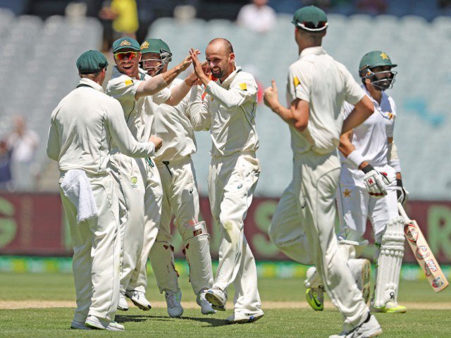 Australia thrash Pakistan in 2nd Test to clinch series