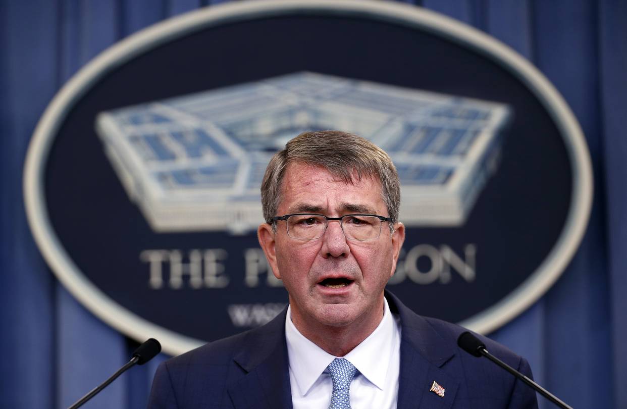 US Defence Secretary  makes surprise visit  to Afghanistan