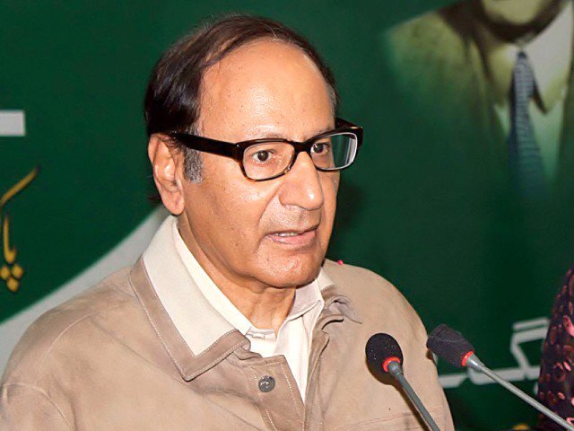 Shujaat warns govt to focus on the economy, otherwise political matters will worsen