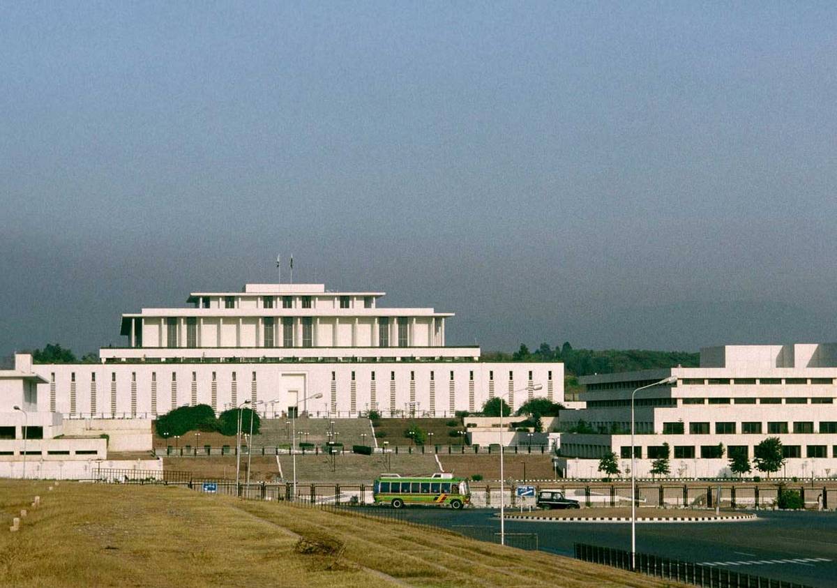 National Assembly resolution  supports China