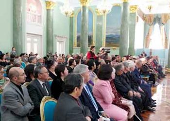 Memory of great writer Chingiz Aitmatov honored in Bishkek