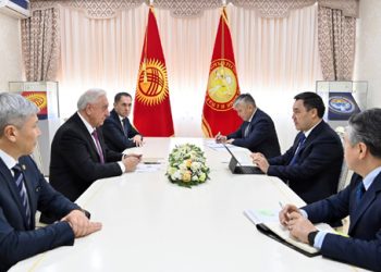 Kyrgyz President  receives Chairman of  EEC Board Myasnikovich