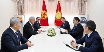 Kyrgyz President  receives Chairman of  EEC Board Myasnikovich