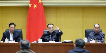 Chinese premier calls for more contributions from counselors