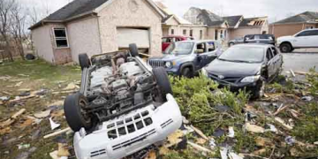 Powerful tornadoes kill  more than 80 in five US states