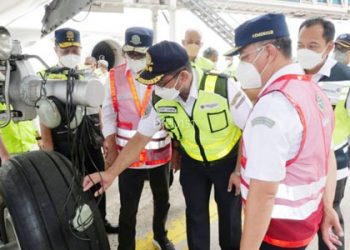 COVID-19 variant ‘tsunami’ as world cases break record