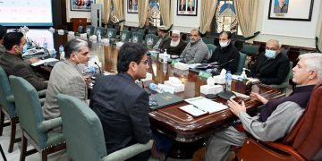 The Choice to make – the power of the uniform or the power of popularity?