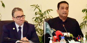 “The masses can neither be substituted nor denied”