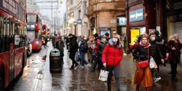 England lifts Omicron restrictions