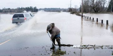 US reports  1.35m COVID-19 cases in a day,  shattering  global record