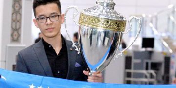 The youngest world chess champion arrives in Tashkent