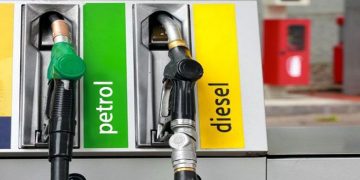 Petrol, diesel prices to stay unchanged as Imran Khan rejects hike proposal