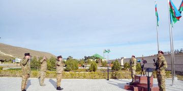 Azerbaijan: Defence chief inspects special forces military unit