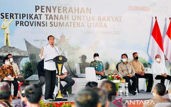 Jokowi highlights significance of land certificate