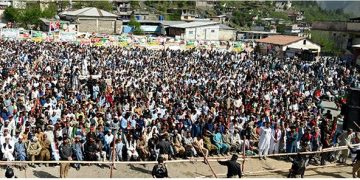 Ukraine insists on territorial integrity as talks loom