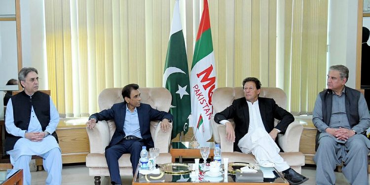 Mahmood Khan formally hands over keys of new Hiace vehicles to the Principals of 45 colleges including 24 boys colleges