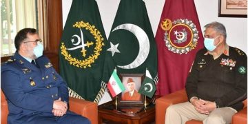 Pakistan wants peaceful and close ties with its neighbours: Army Chief