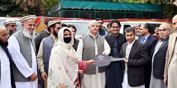 Mahmood Khan formally hands over keys of new Hiace vehicles to the Principals of 45 colleges including 24 boys colleges