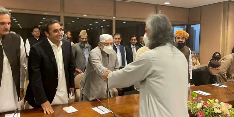 Ukraine insists on territorial integrity as talks loom