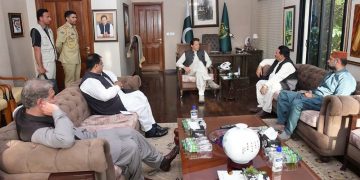 Ukraine insists on territorial integrity as talks loom