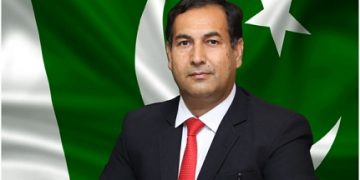 Thailand faces early election as coalition cracks widen