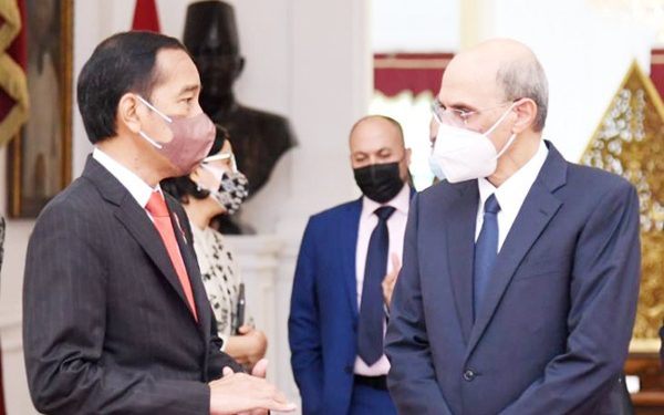 Ukraine insists on territorial integrity as talks loom