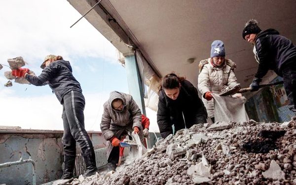 Ukraine insists on territorial integrity as talks loom