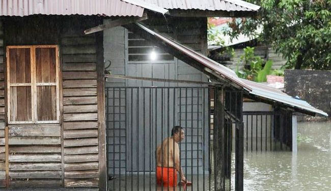 Mahmood Khan formally hands over keys of new Hiace vehicles to the Principals of 45 colleges including 24 boys colleges
