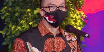 Thailand faces early election as coalition cracks widen