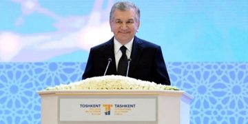 Ukraine insists on territorial integrity as talks loom