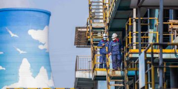 High-tech,  green development complementary