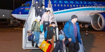 176 Azerbaijanis evacuated from Ukraine arrive in Baku