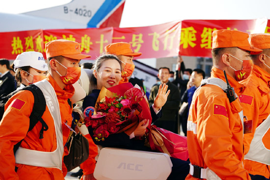 World experts congratulate China on success of Shenzhou XIII mission, expect further cooperation